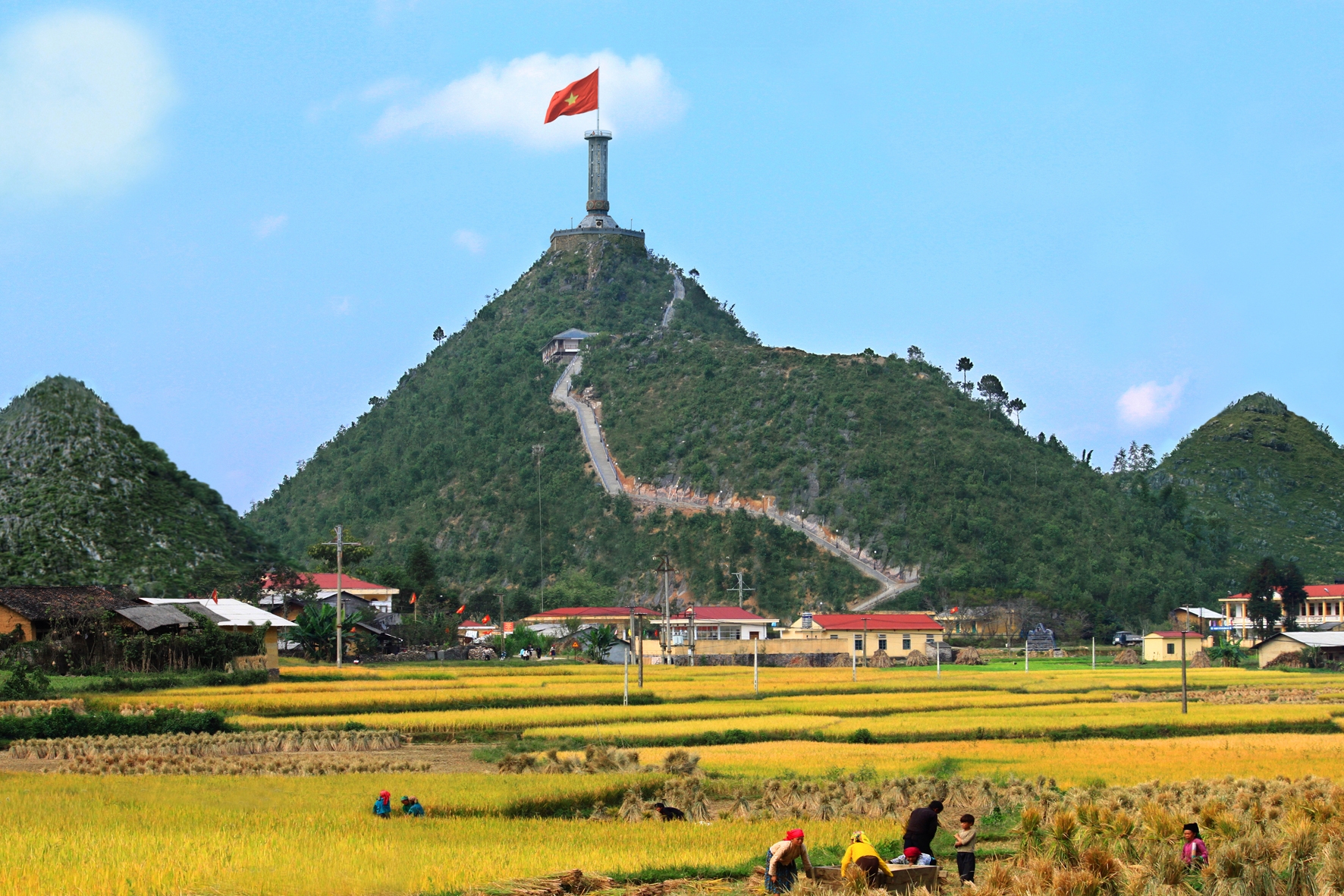 HÀ NỘI - TÂN TRÀO - HÀ GIANG - QUẢN BẠ - LŨNG CÚ - ĐỒNG VĂN - HÀ NỘI {3N/2Đ, ÔTÔ}