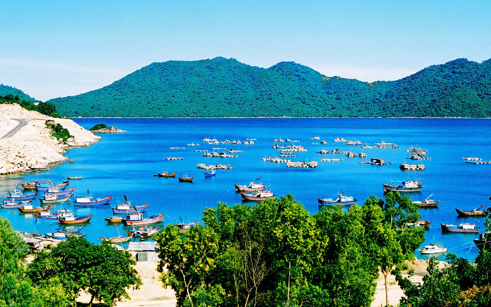 TOUR KÍCH CẦU: HÀ NỘI – BUÔN MA THUỘT – TUY HÒA – HÀ NỘI 4 ngày 3 đêm bay Vietnam Airlines